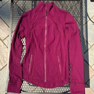 Lululemon women’s Define Jacket in wine, size 6